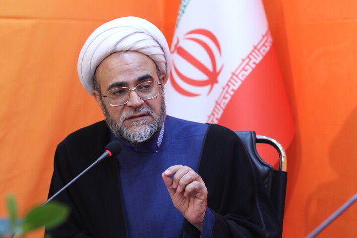 کتاب کودک و نوجوان به قالب‌های تازه نیازمند است/ روزآمد نشده‌ایم