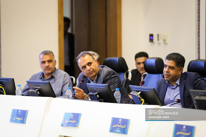 جلسه شهردار اصفهان و انبوه سازان