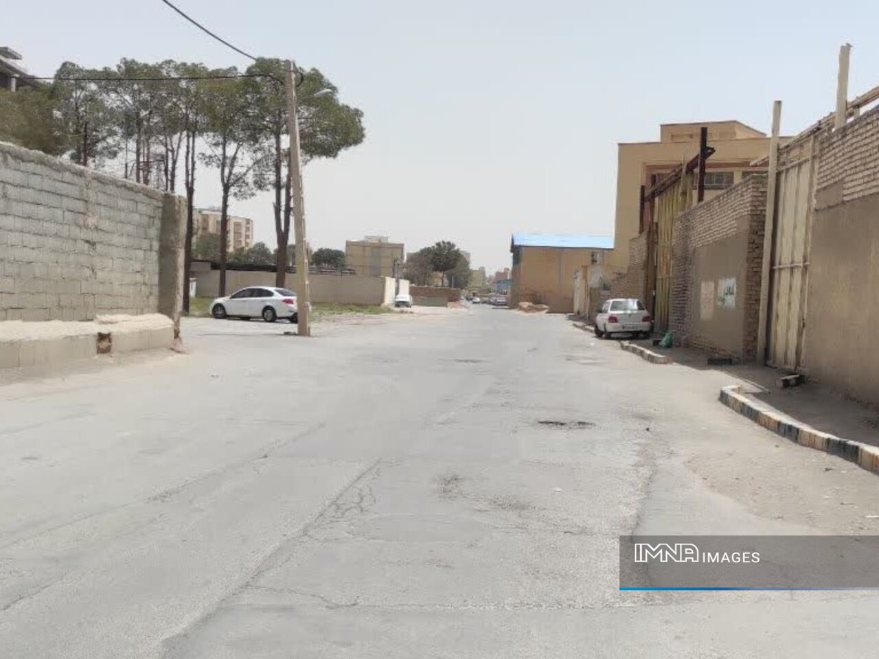 آغاز عملیات زیرسازی و روکش آسفالت کوچه سراج در محله عاشقآباد با ۵۰ میلیارد ریال