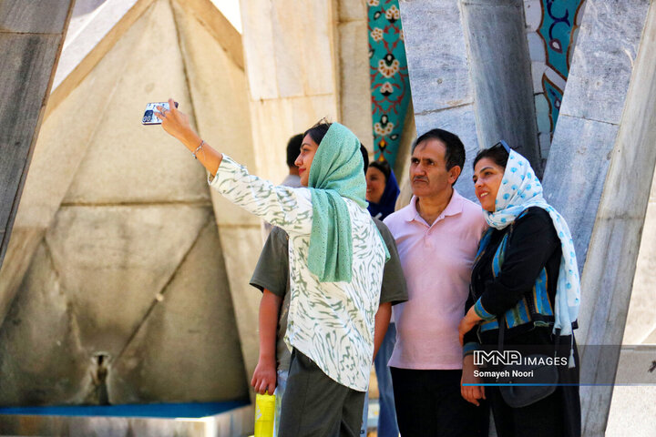 زادروز حکیم نیشابور ; بزرگداشت خیام