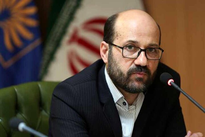آرشیو آثار کتابخانه ملی ایران ۷۰۰ ساله است/  کتابخانه استاندارد نداریم