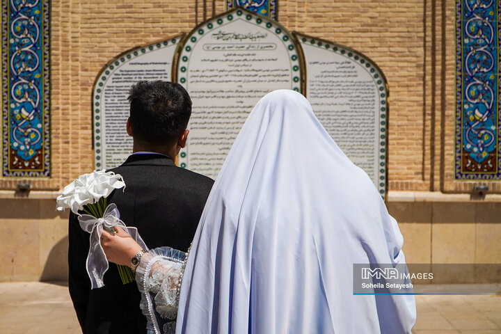 پیوند آسمانی ۳۲ زوج جوان در حرم شاهچراغ