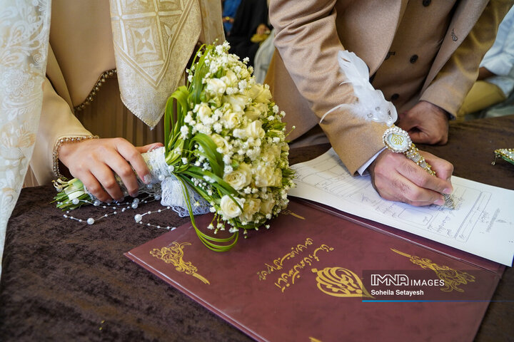 پیوند آسمانی ۳۲ زوج جوان در حرم شاهچراغ