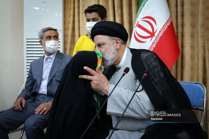 دیدار با جمعی از خانواده شهدای استان همدان