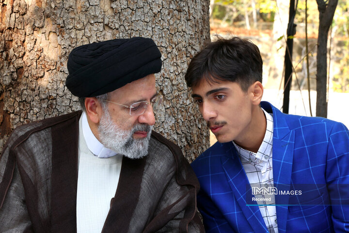 حضور در جمع دانش آموزان شرکت کننده در اردوی «راهیان پیشرفت»