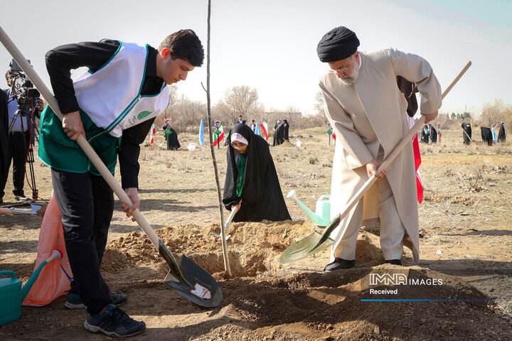 مراسم روز درختکاری