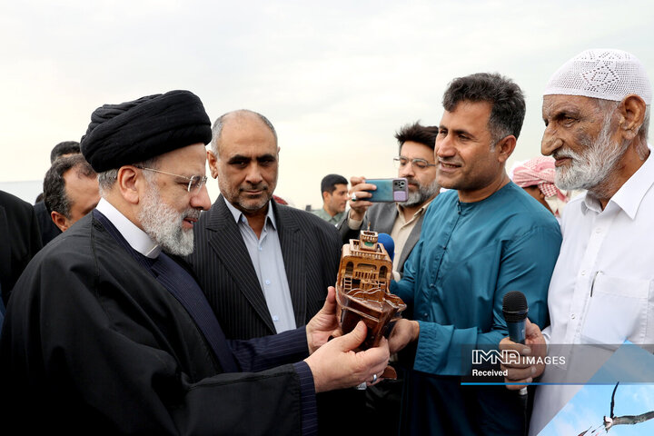 جشن احیای 610 واحد راکد پروژه های تولیدی و صنعتی استان هرمزگان