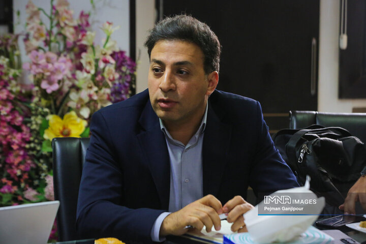 جلسه نایب‌رئیس شورای شهر اصفهان و مسئولان شهرک علمی و تحقیقاتی