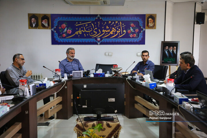 جلسه نایب‌رئیس شورای شهر اصفهان و مسئولان شهرک علمی و تحقیقاتی