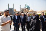 اصفهان، میان مرمت و آوار