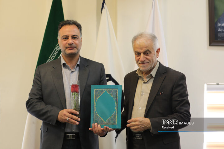 تقدیر رئیس شورای شهر اصفهان از مدیرکل ارتباطات و امور بین‌الملل شهرداری اصفهان
