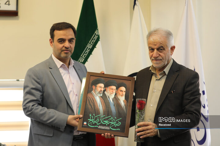 تقدیر رئیس شورای شهر اصفهان از مدیرکل ارتباطات و امور بین‌الملل شهرداری اصفهان