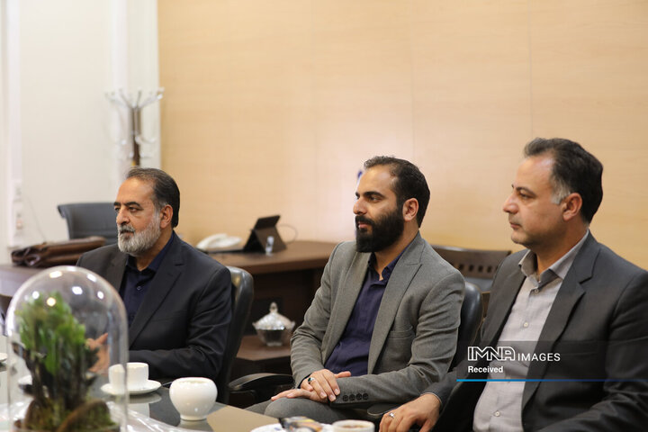 تقدیر رئیس شورای شهر اصفهان از مدیرکل ارتباطات و امور بین‌الملل شهرداری اصفهان