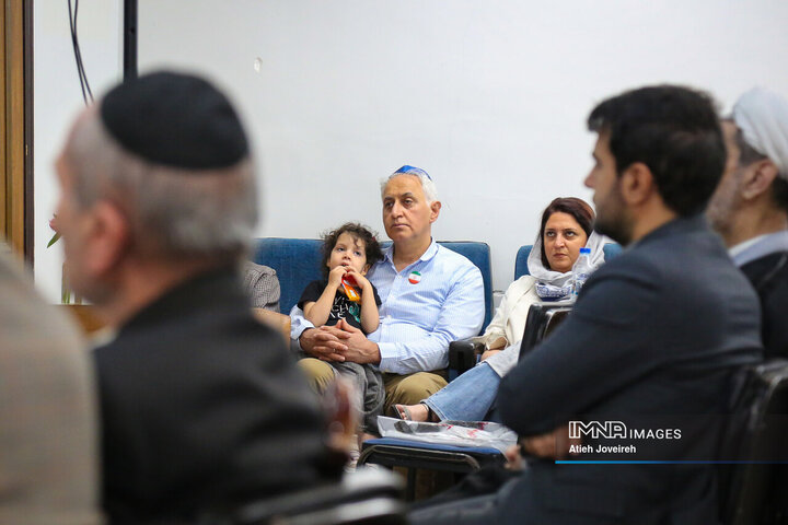 آیین یادبود رهبر شهید و بیعت کلیمیان اصفهان با رهبر جدید انقلاب