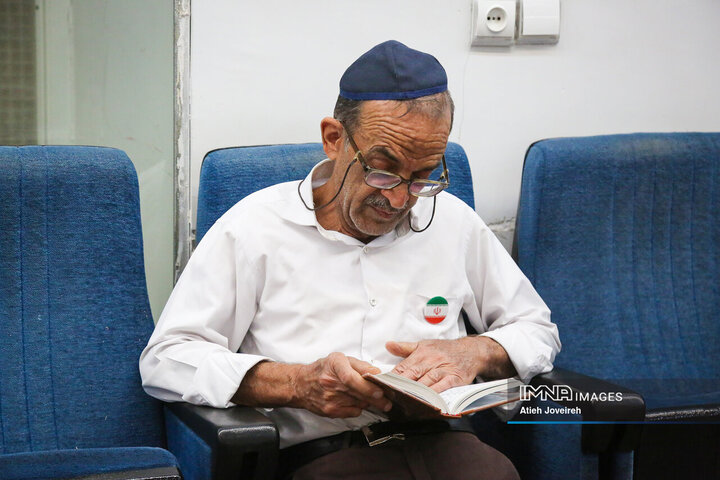آیین یادبود رهبر شهید و بیعت کلیمیان اصفهان با رهبر جدید انقلاب