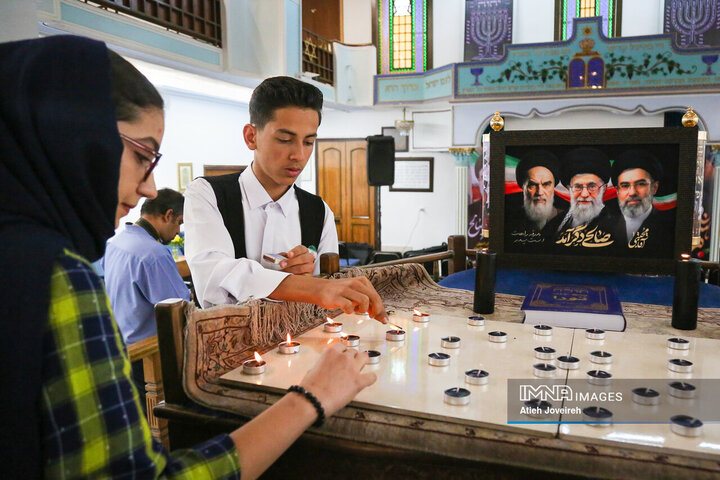 آیین یادبود رهبر شهید و بیعت کلیمیان اصفهان با رهبر جدید انقلاب