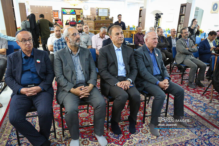 آیین یادبود رهبر شهید و بیعت کلیمیان اصفهان با رهبر جدید انقلاب