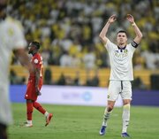 لحظه بالا بردن جام قهرمانی لیگ عربستان از سوی رونالدو / النصر قهرمان شد + فیلم
