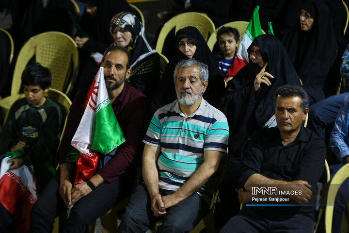 حضور معاون اجرایی دولت شهید رئیسی در هشتادودومین شب حضور مردم اصفهان در خیابان