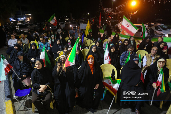 حضور معاون اجرایی دولت شهید رئیسی در هشتادودومین شب حضور مردم اصفهان در خیابان