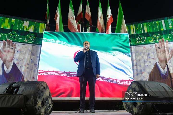 حضور معاون اجرایی دولت شهید رئیسی در هشتادودومین شب حضور مردم اصفهان در خیابان