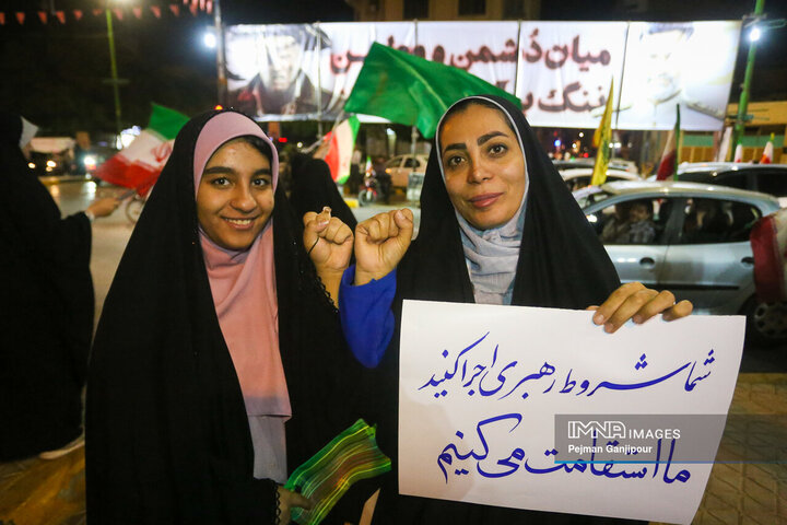 حضور معاون اجرایی دولت شهید رئیسی در هشتادودومین شب حضور مردم اصفهان در خیابان