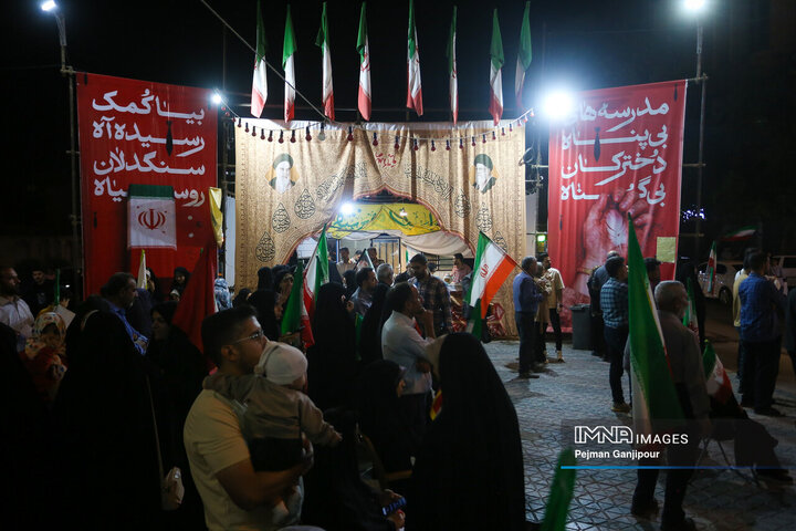 حضور معاون اجرایی دولت شهید رئیسی در هشتادودومین شب حضور مردم اصفهان در خیابان