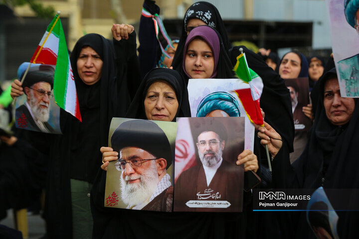 اجتماع بانوان اصفهانی در دومین سالگرد شهادت آیت‌الله رئیسی
