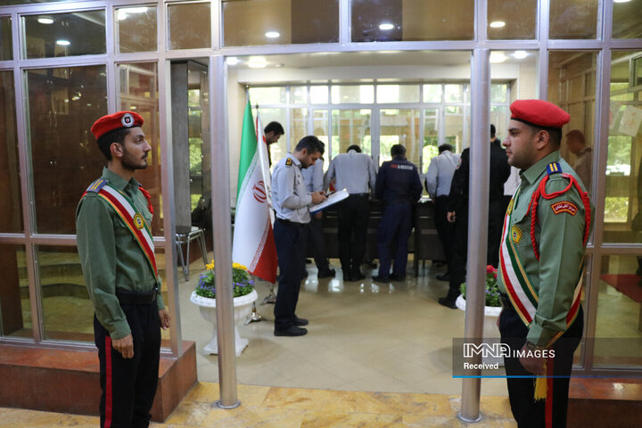 سمپوزیوم تخصصی تقویت تاب‌آ<ری آتش‌نشانان و امدادگران در شرایط بحرانی