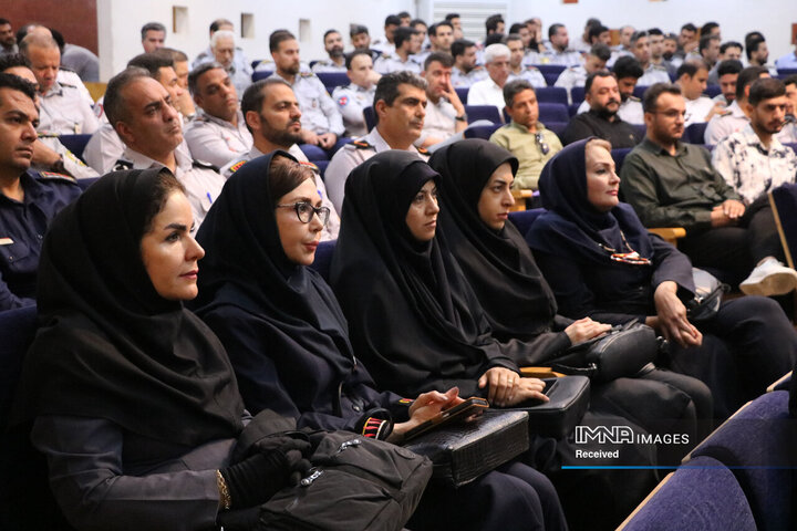 سمپوزیوم تخصصی تقویت تاب‌آ<ری آتش‌نشانان و امدادگران در شرایط بحرانی