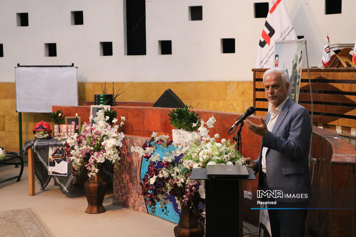 سمپوزیوم تخصصی تقویت تاب‌آ<ری آتش‌نشانان و امدادگران در شرایط بحرانی
