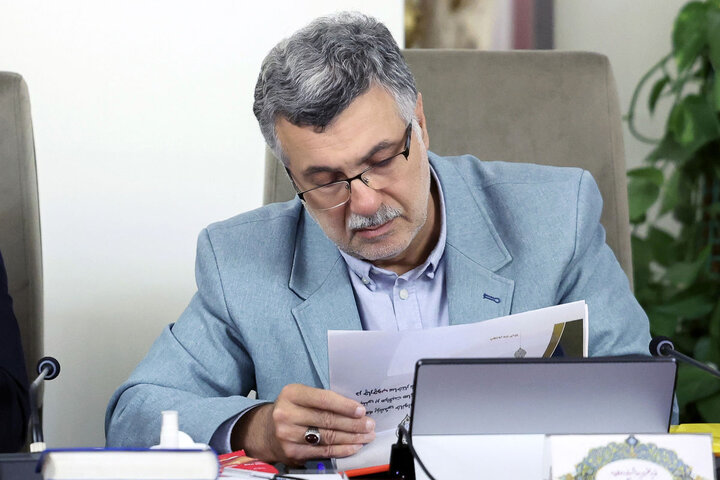 تاکید وزیر بهداشت در تامین به موقع دارو/ دستگاه‌ها با جدیت اقدام کنند