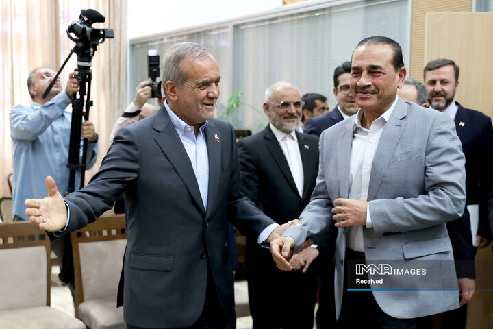 دیدار فرمانده ارتش پاکستان با رئیس‌جمهور