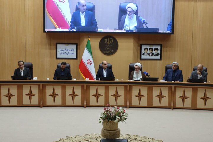 مسئولان با نگاه جهادی و روحیه خدمتگزاری، روند بازسازی بازار سوخته رشت را تسریع کنند