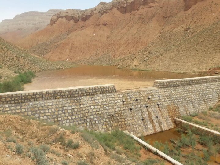 فقط ۴۰ درصد مطالعات آبخیزداری کلات و درگز اجرایی شده است