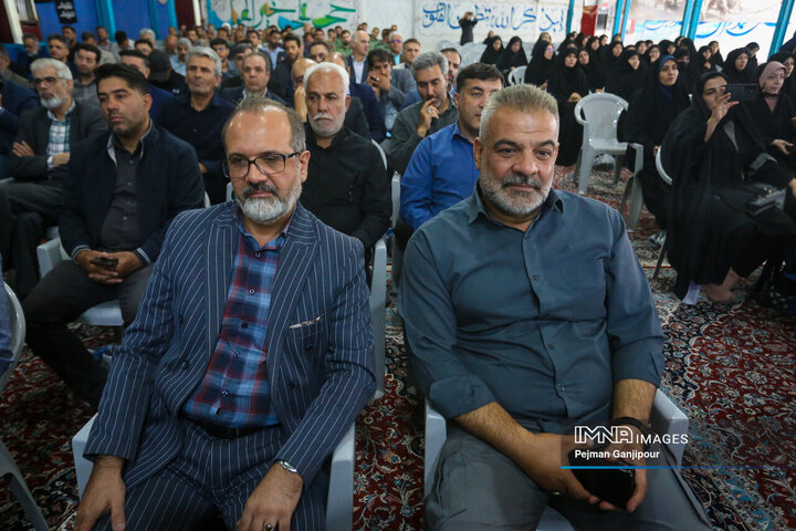 تجدید بیعت فرماندهان و اعضای بسیج ادارات اصفهان با شهدا