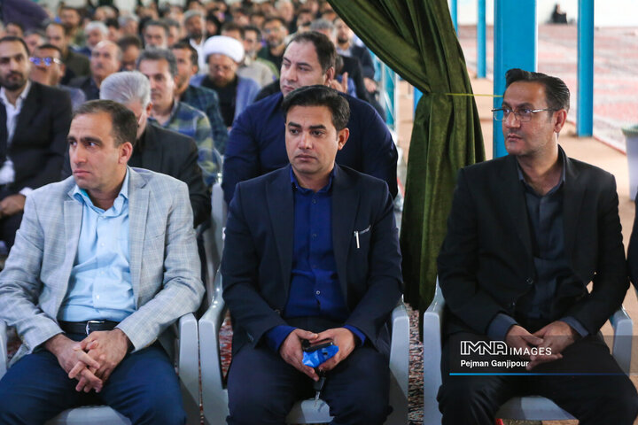 تجدید بیعت فرماندهان و اعضای بسیج ادارات اصفهان با شهدا