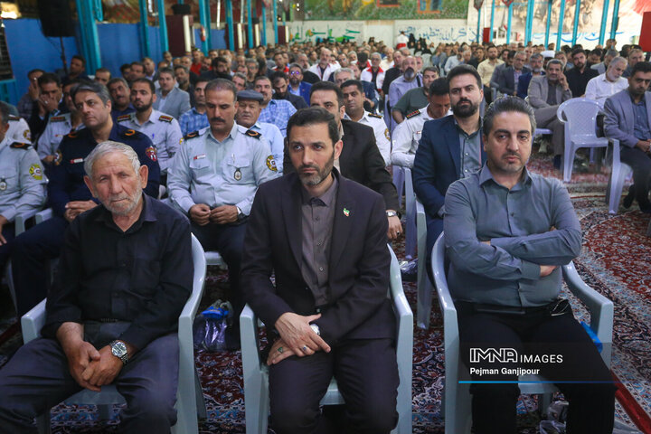 تجدید بیعت فرماندهان و اعضای بسیج ادارات اصفهان با شهدا