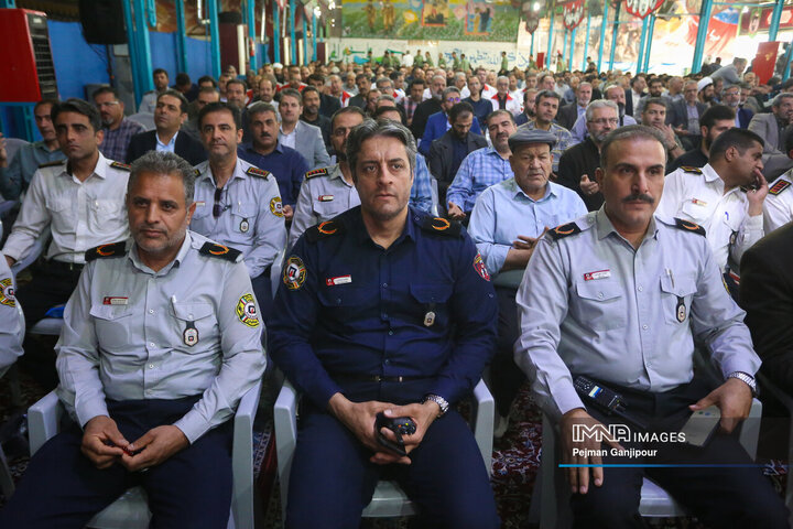 تجدید بیعت فرماندهان و اعضای بسیج ادارات اصفهان با شهدا