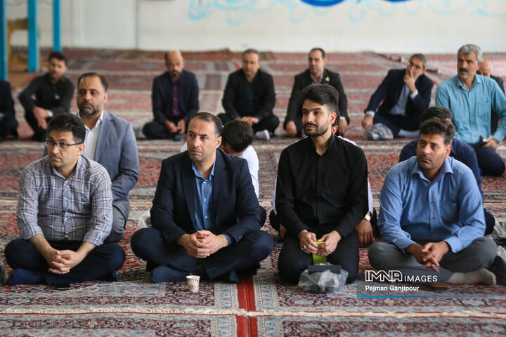 تجدید بیعت فرماندهان و اعضای بسیج ادارات اصفهان با شهدا