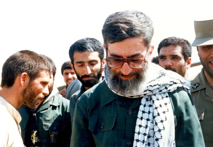 «در لباس سربازی» روایت مجاهدت مستمر رهبر شهید انقلاب در دفاع از ایران
