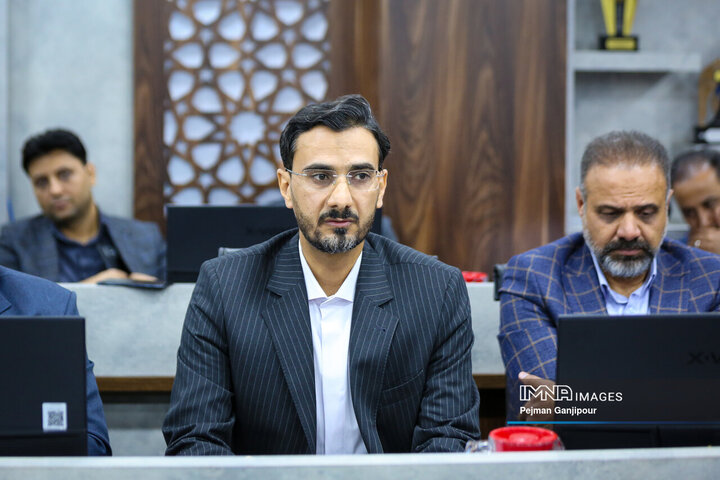 تکریم و معارفه سرپرست امور اجرایی ترافیک و سرپرست سازمان مدیریت حمل‌و‌نقل بار شهرداری اصفهان
