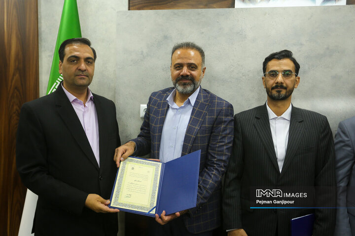 تکریم و معارفه سرپرست امور اجرایی ترافیک و سرپرست سازمان مدیریت حمل‌و‌نقل بار شهرداری اصفهان