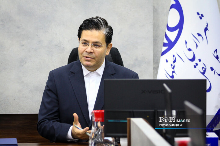 تکریم و معارفه سرپرست امور اجرایی ترافیک و سرپرست سازمان مدیریت حمل‌ونقل بار شهرداری