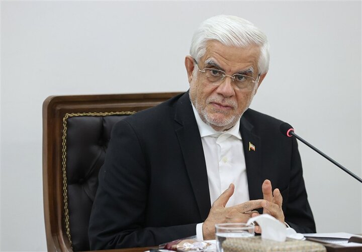 عارف: دشمن توطئه کرد، ملت ایستاد و انقلاب جهش یافت