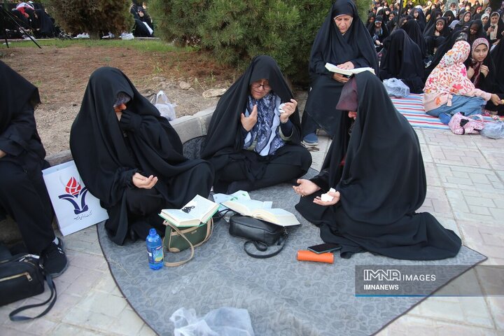 دعای عرفه در دانشگاه پیام نور بجنورد