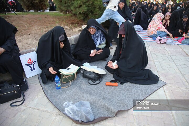 دعای عرفه در دانشگاه پیام نور بجنورد