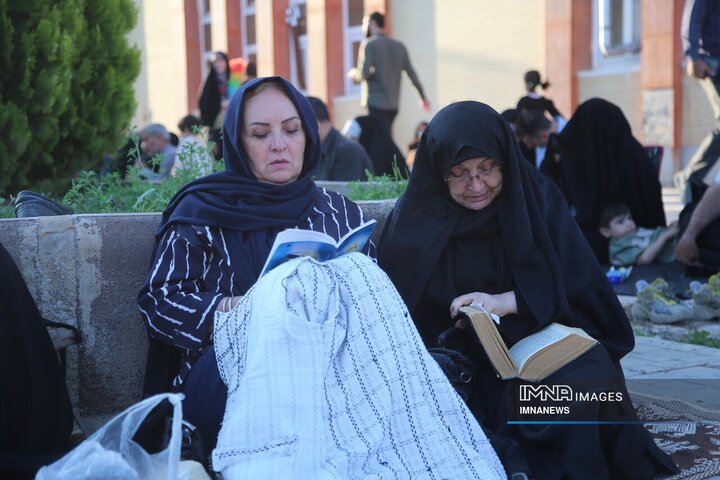 دعای عرفه در دانشگاه پیام نور بجنورد