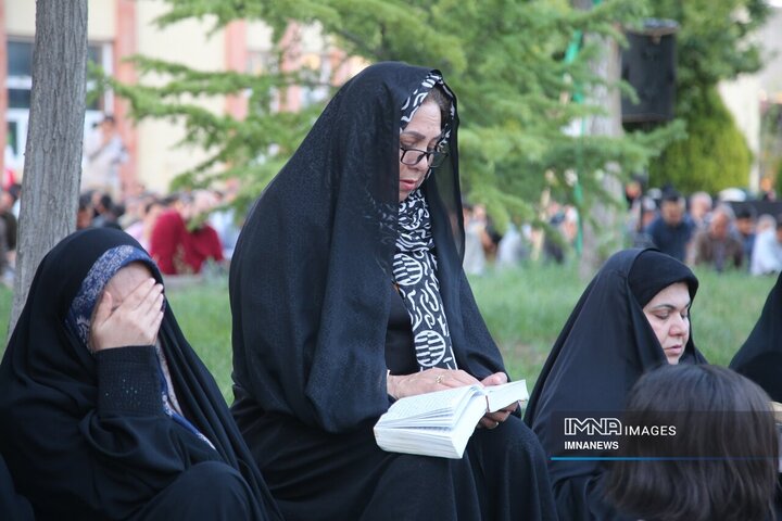 دعای عرفه در دانشگاه پیام نور بجنورد