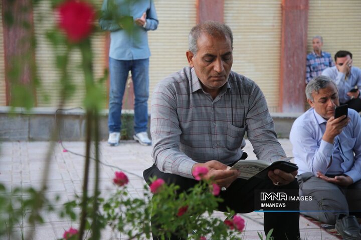 دعای عرفه در دانشگاه پیام نور بجنورد